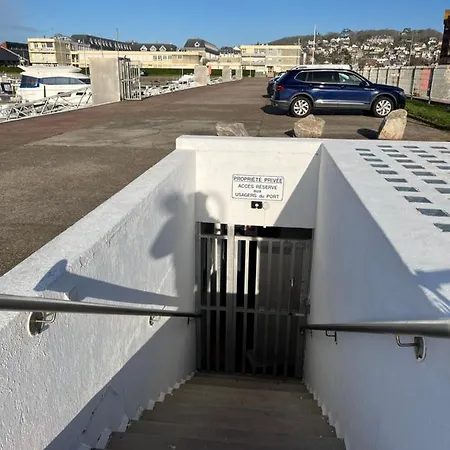 Madi Au Fil De L'eau A *