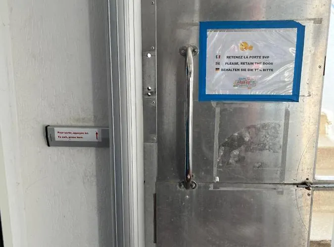 Madi Au Fil De L'eau A 보트호텔 도빌