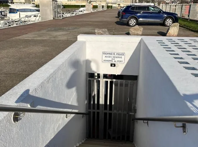 Madi Au Fil De L'eau A *