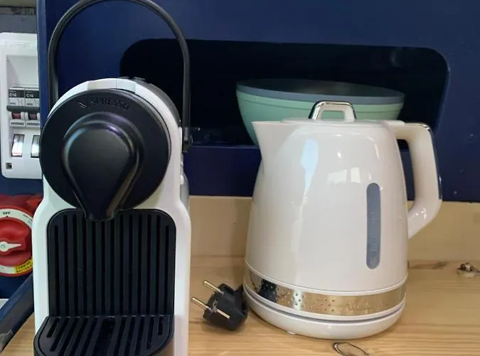 Madi Au Fil De L'eau A 보트호텔 *