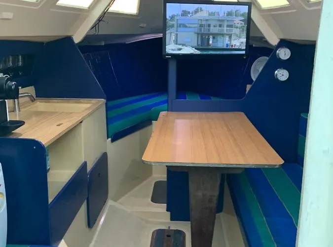 Madi Au Fil De L'eau A Botel